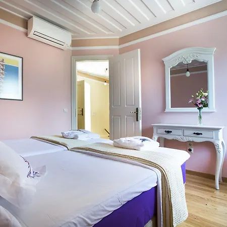 Iconic - Vada Agia Efimia